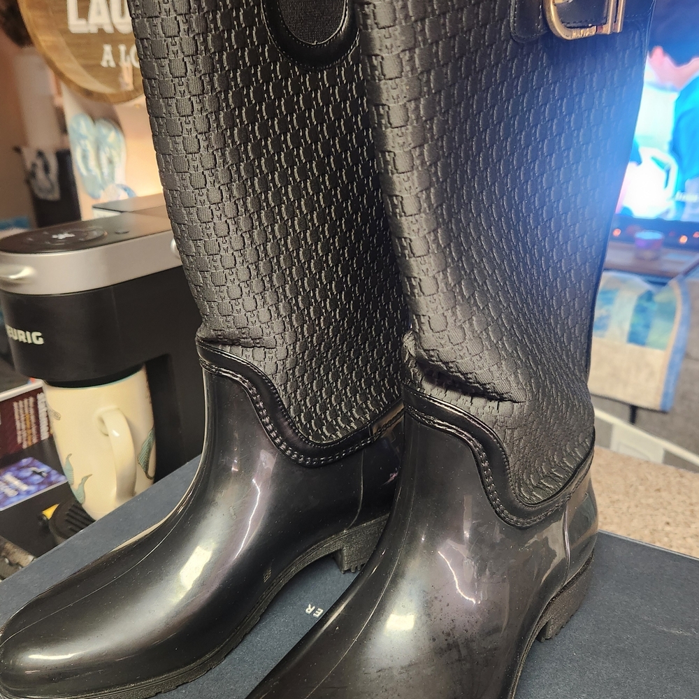 Black Durable Rain Boots Fort rain boots sz 8m
